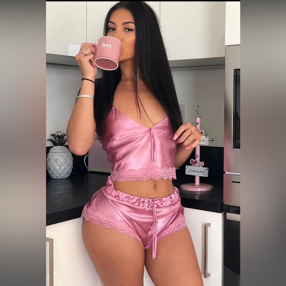 FashionNova RED Satin 2 Piece Pajama Set - Size XL